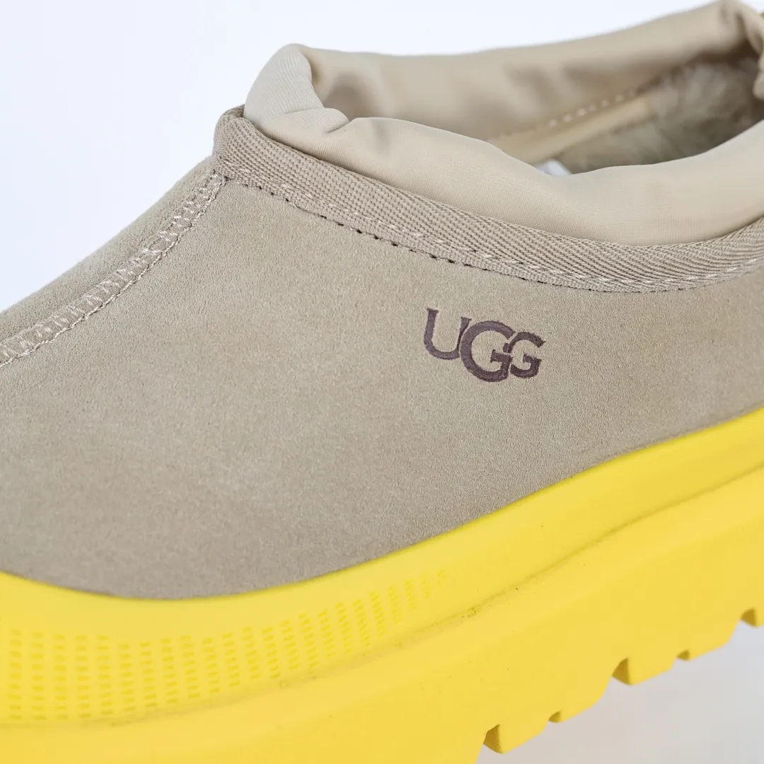Copy price 💰660 Core recommendation Good price In recent years, uug has launched a series of styles that are partially geared towards the preferences of young consumers and have also moved to the forefront of fashion trends. Shoe body material Water-repellent coated suede upper 17 mm UGGPURE™ implanted wool insole Lightweight non-slip comfortable rubber outsole Brand LOGO trademark Comes with a full set of packaging Size: 35 36 37 38 39 40 41 42 43 44 45